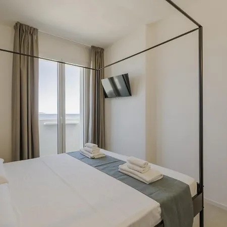 Almarè 3*